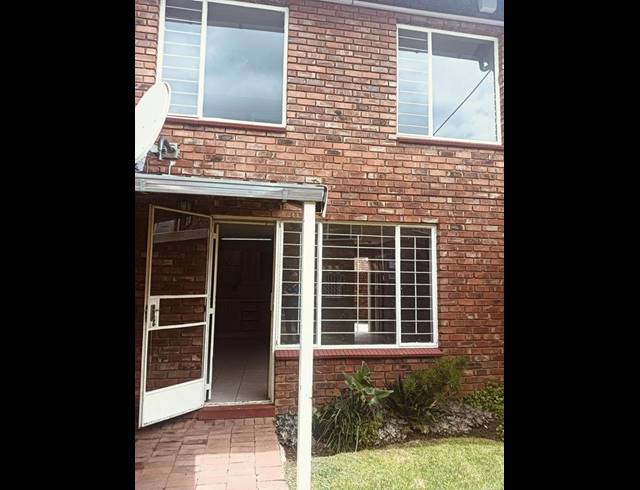 2 BEDROOM COMPLEX FOR SALE IN FREEWAY PARK